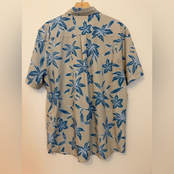 O’Neill TRVLR Traverse Relaxed Fit UPF Button-Up Shirt XL Khaki Blue Floral - Picture 4 of 7